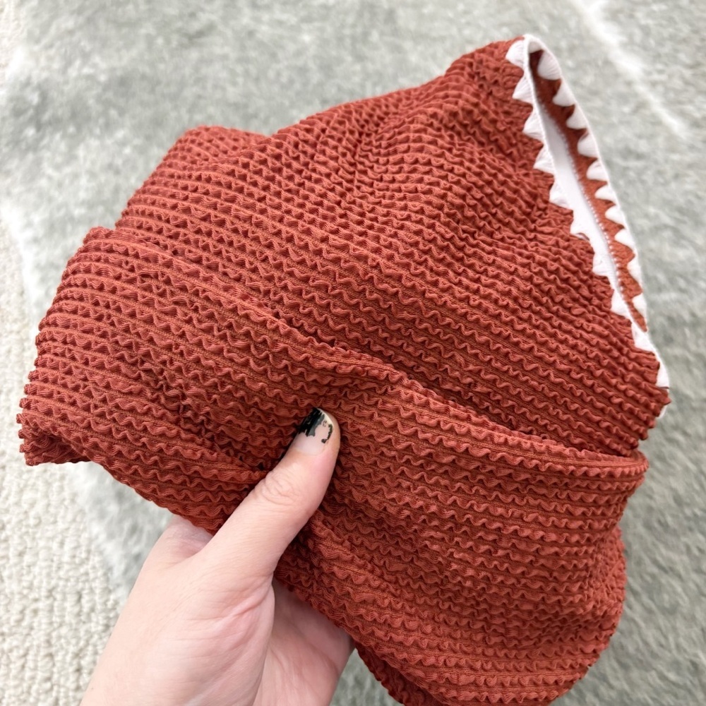 NWT Boohoo Crinkle Contrast Edge Plunge Swimsuit - Picture 6 of 10